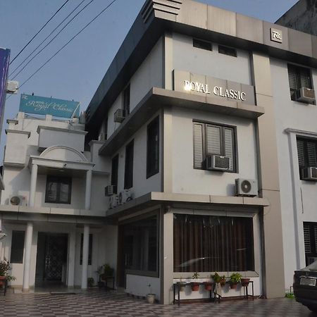 Hotel Royal Classic Bareilly Esterno foto