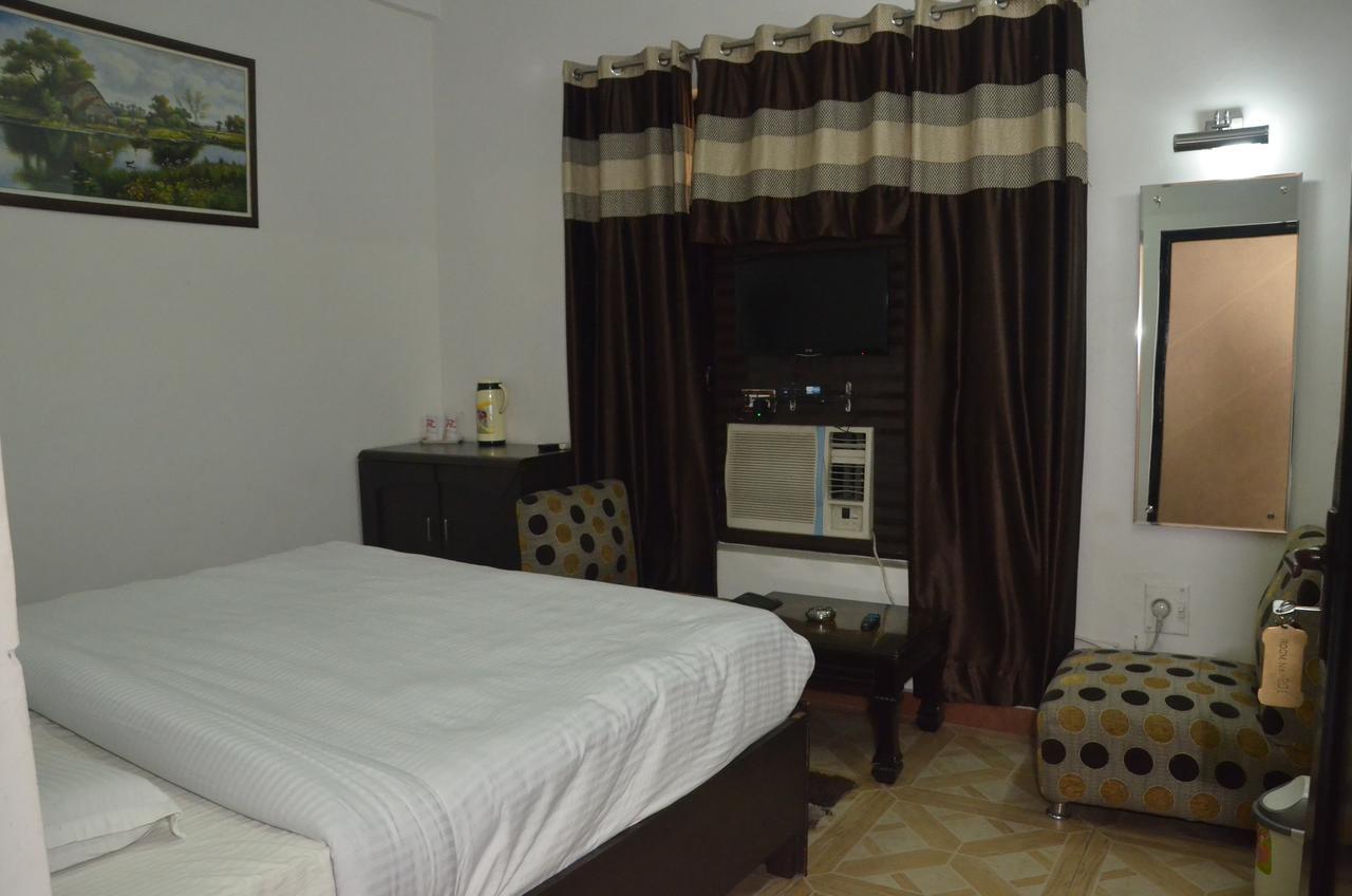 Hotel Royal Classic Bareilly Esterno foto