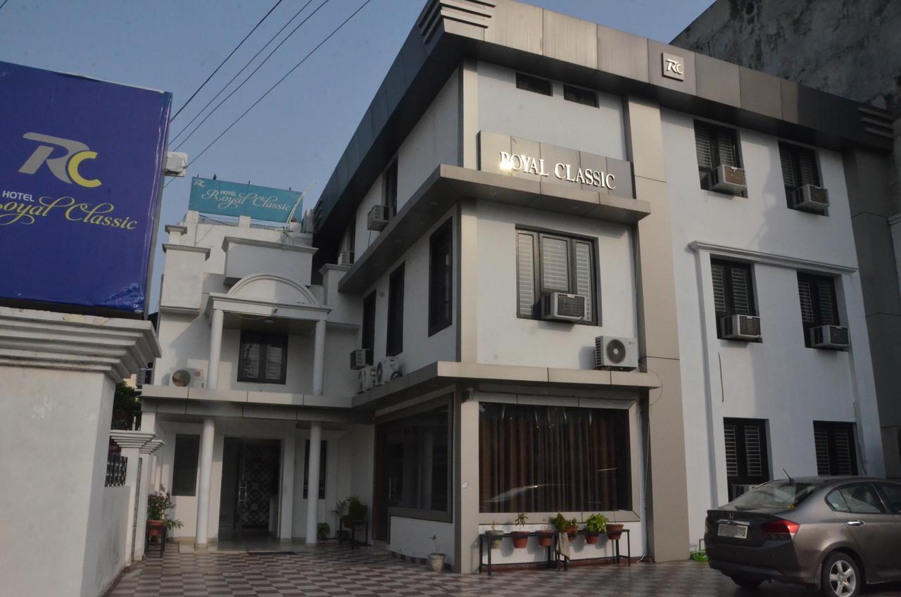 Hotel Royal Classic Bareilly Esterno foto