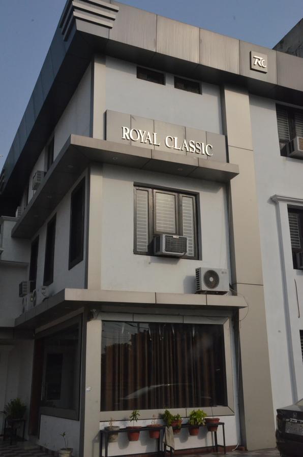 Hotel Royal Classic Bareilly Esterno foto
