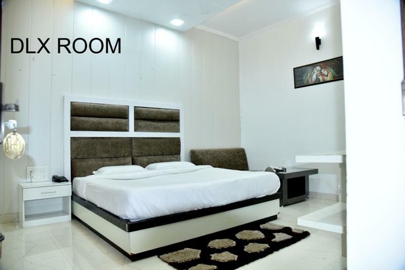 Hotel Royal Classic Bareilly Esterno foto