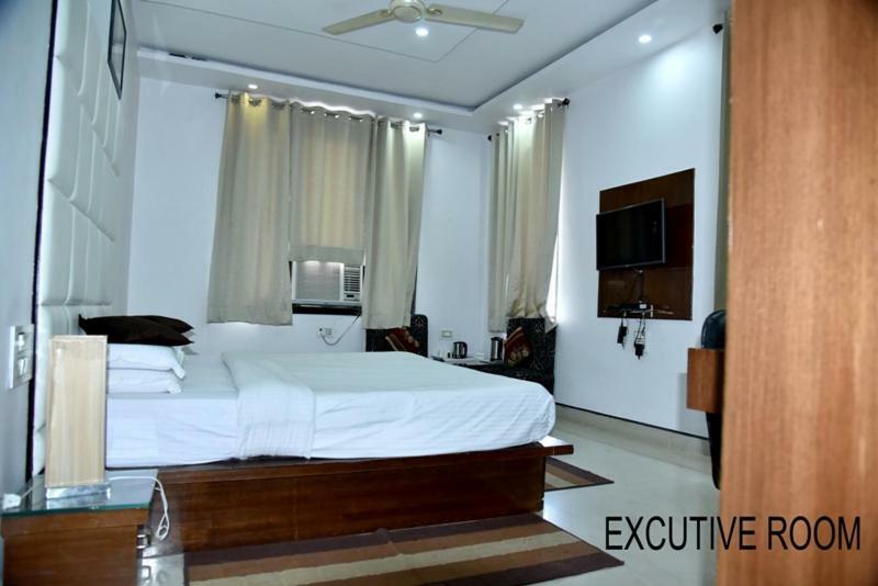 Hotel Royal Classic Bareilly Esterno foto